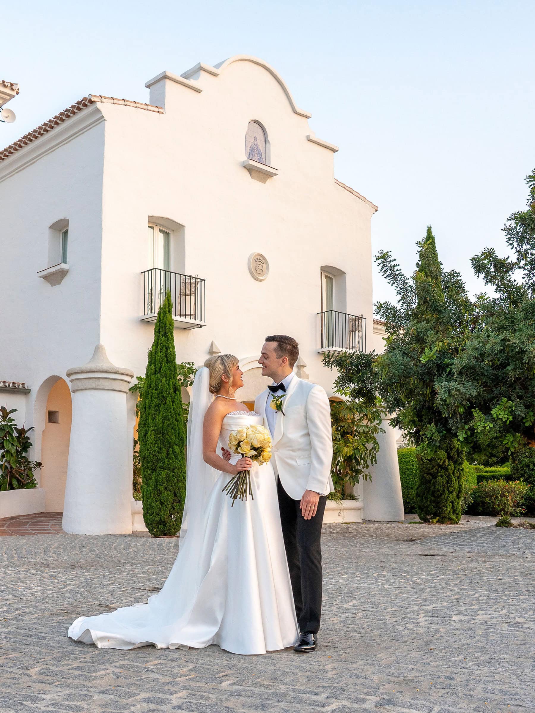 Irish bride and groom outside BBou Cortijo Bravo wedding venue in Vélez Málaga Costa del Sol Spain