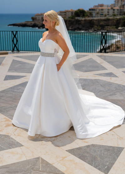 Wedding Photographer Nerja Spain - Bride Balcon de Europa - Dougie Farrelly Silverscreen Film & Photography | silverscreen.ie Wedding Photographer Nerja Spain - Bride Balcon de Europa - Dougie Farrelly Silverscreen Film & Photography | silverscreen.ie